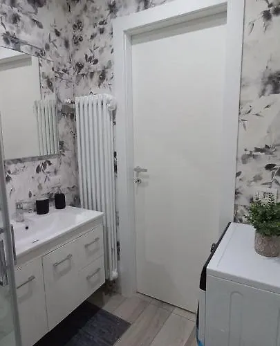 Marilyn Lägenhet Como